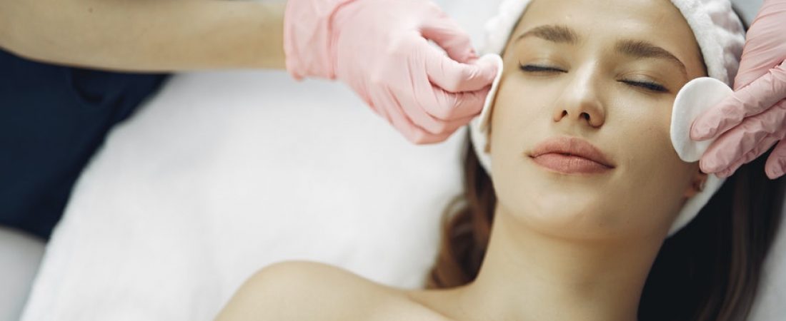 Top 5 Benefits of a Chemical Face Peel